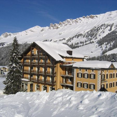 Hotel Alpina Парпан Экстерьер фото