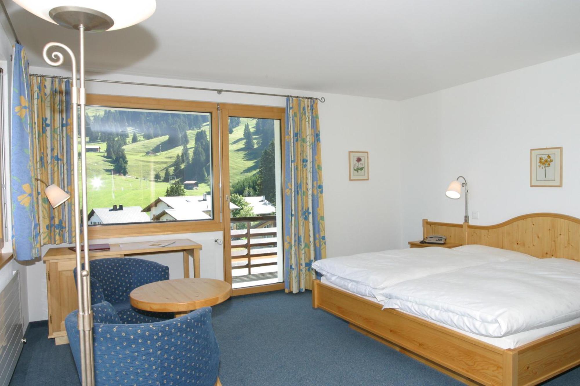 Hotel Alpina Парпан Экстерьер фото