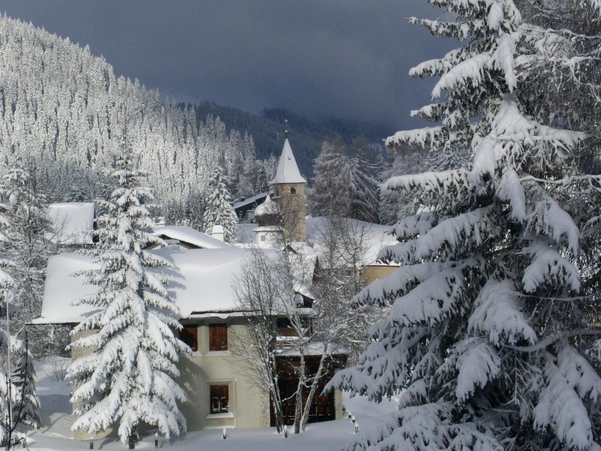 Hotel Alpina Парпан Экстерьер фото