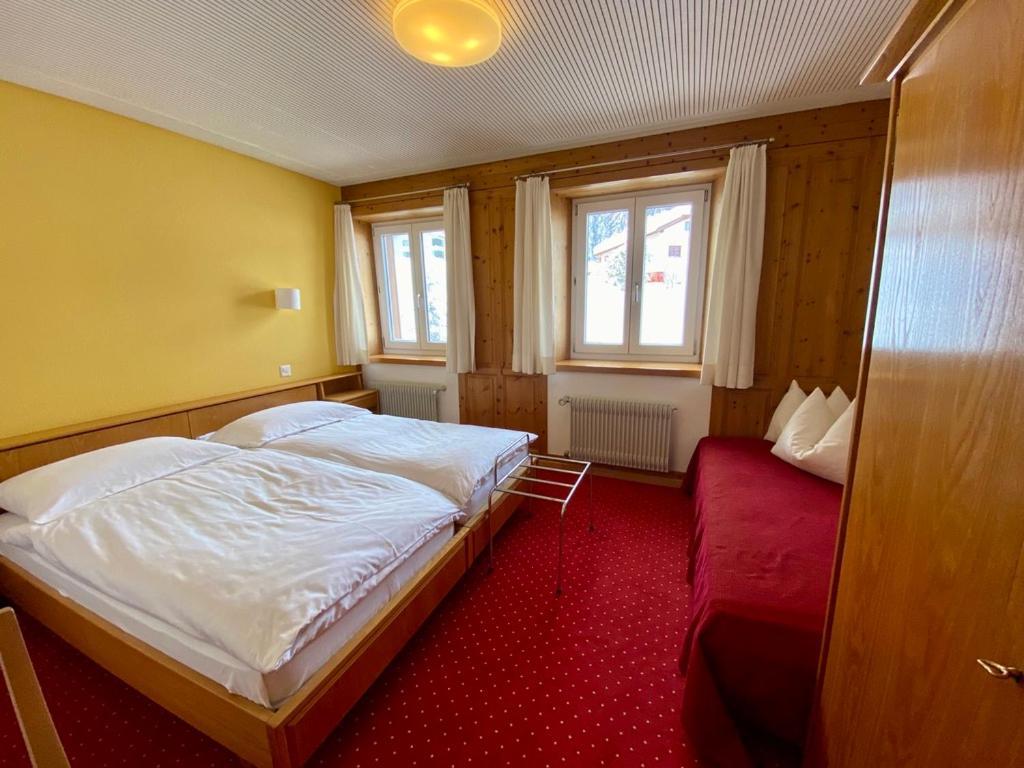 Hotel Alpina Парпан Экстерьер фото