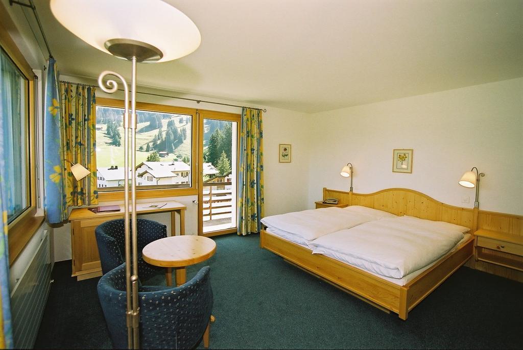 Hotel Alpina Парпан Экстерьер фото